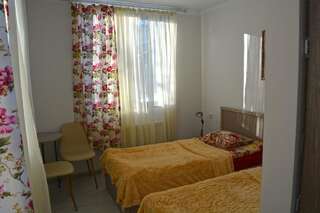 Гостевой дом Guesthouse of Manoni Местиа Двухместный номер Делюкс с 2 отдельными кроватями-4